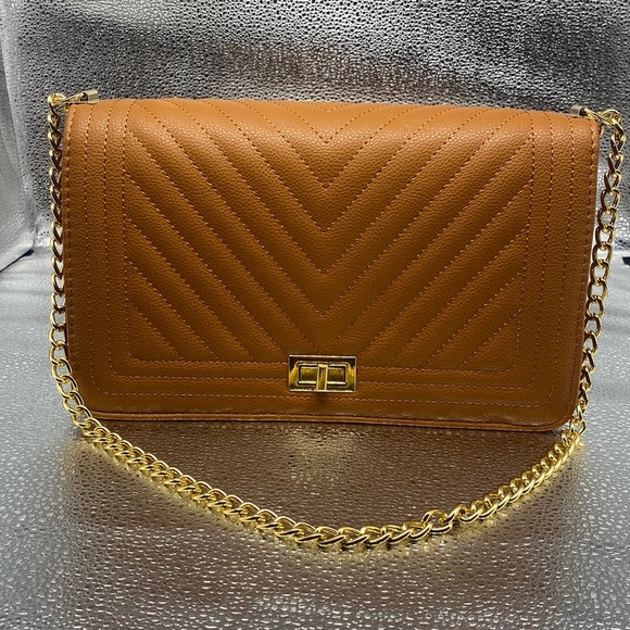 Must Have 4 In 1 Vegan Leather Large CHEVRON Quilted Handbag - Picture 1 of 7